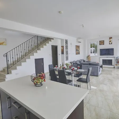 Pearl Pe15 Villa Protarász